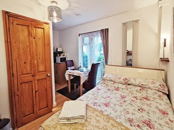 Cheap Small B&B Room in Devon 